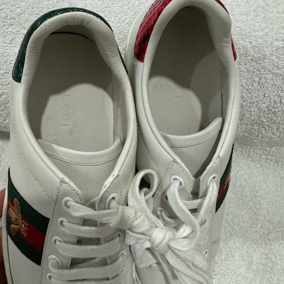 Women's Gucci Ace sneaker with bee - Picture 6 of 8
